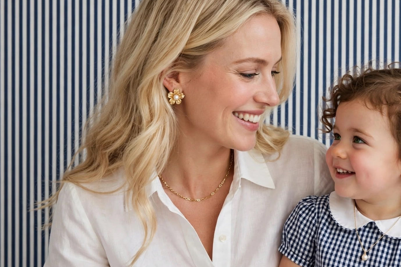 The pearl flowers studs